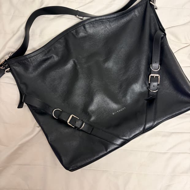 Givenchy 메신저 백