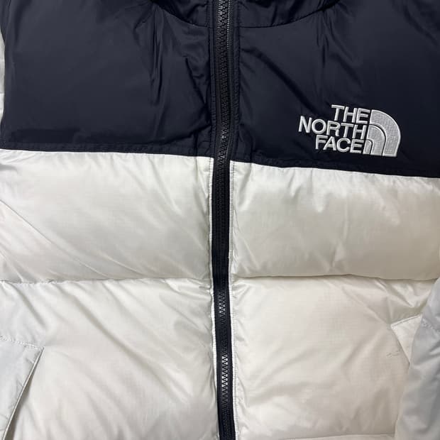 노스페이스 눕시 화이트 패딩
