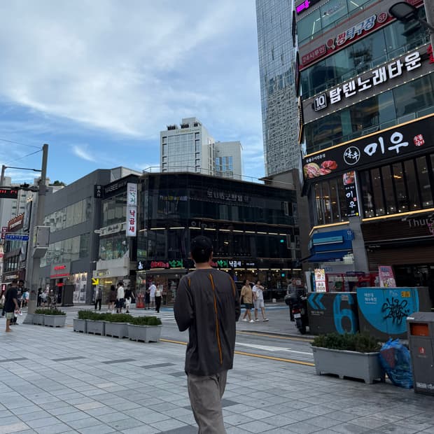 (L) JLAL 벨로우 티셔츠 차콜