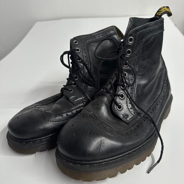 닥터마틴 윙팁8홀 워커 dr.martens uk8