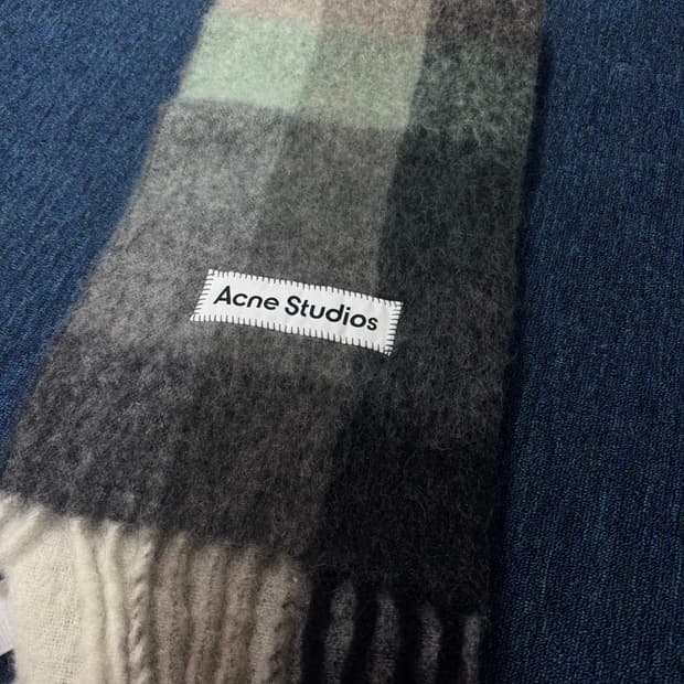 아크네스튜디오 목도리