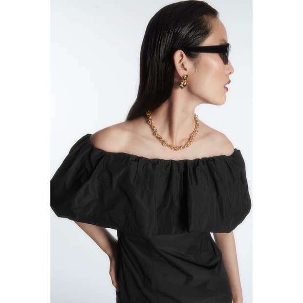 코스 COS 23 볼류미너스 오프숄더 탑 [새상품]