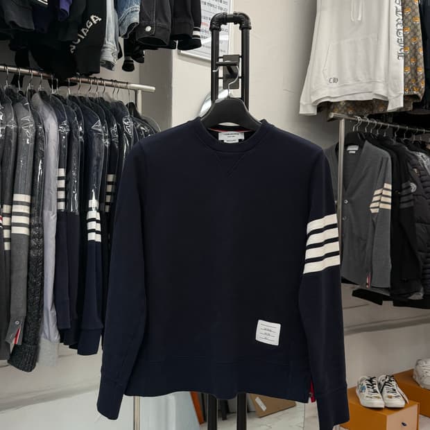 [3] 톰브라운 사선완장 맨투맨