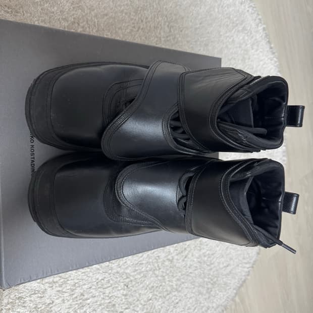 키코 톤킨 스트랩 부츠