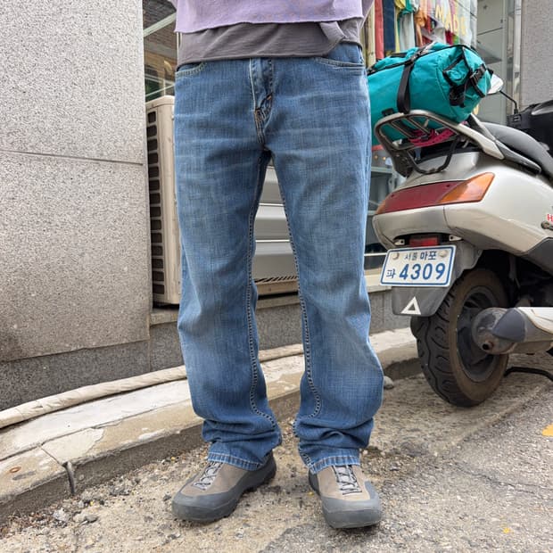 Levi’s 559 (32X36)