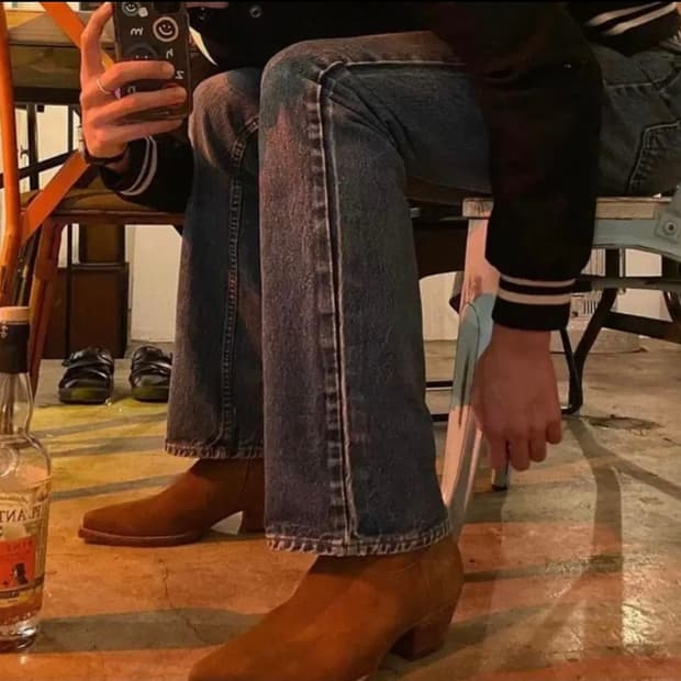 생로랑 루카스 42.5사이즈 구매합니다 