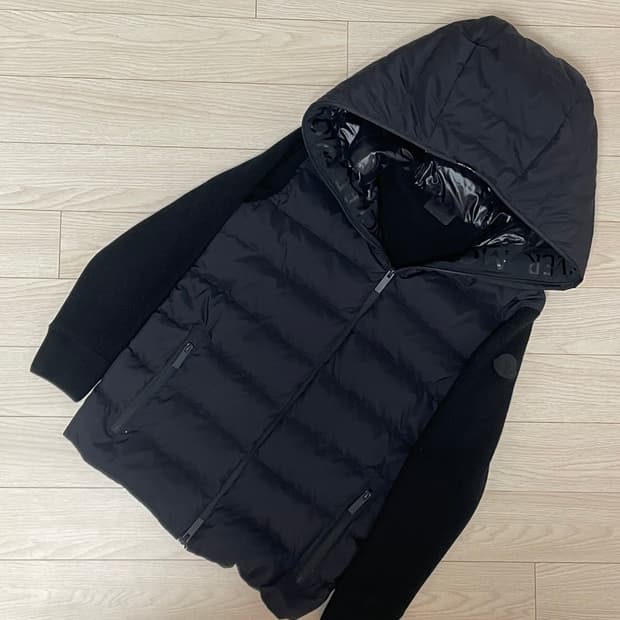 [ S / 새상품급 ] 몽클레어 후드 니트패딩 몽클라 니트패딩 블랙 