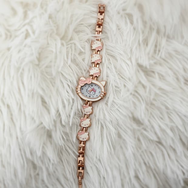 로즈골드 헬로키티 팔찌 손목시계