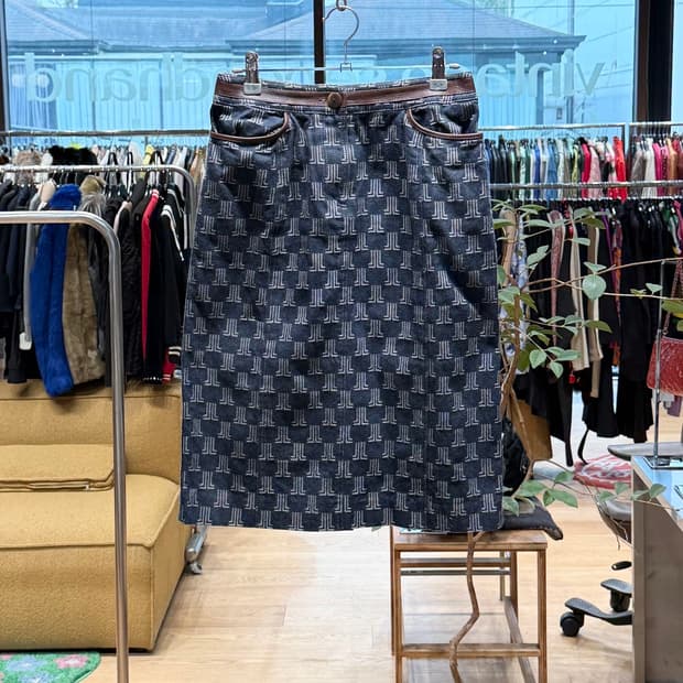 랑방 데님 로고패턴 미디스커트 