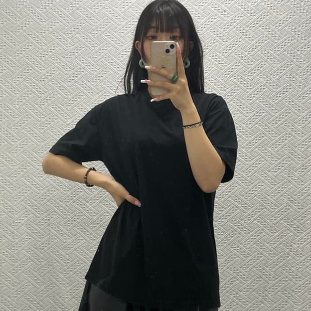 쿠어 빈티지 모던 캐주얼 시크 올블랙 무지 반팔티 M C13772
