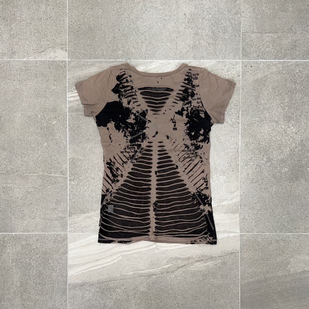 Ash brown grunge spider web skull half t