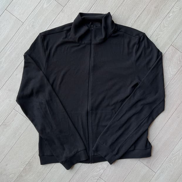 머듈 넥집업 블랙