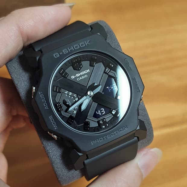 지샥(G-SHOCK) - GA-2300-1ADR