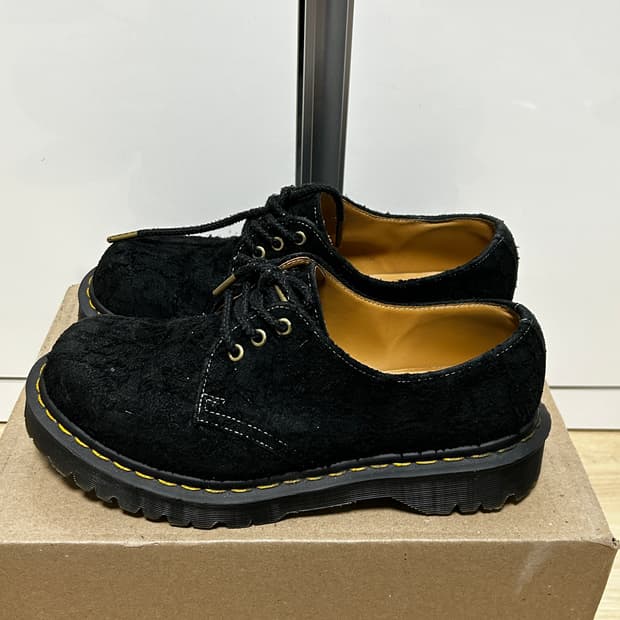 닥터마틴 1461 벡스 스웨이드 엠보싱