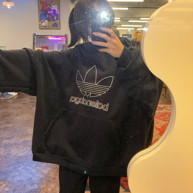 발렌시아가 x 아디다스 콜라보레이션 후드 