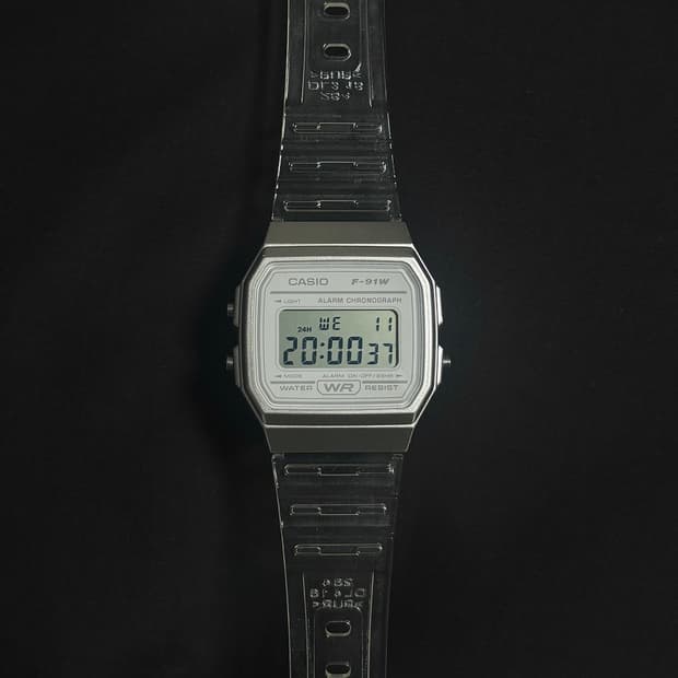 카시오 클리어 스트랩 워치 손목시계