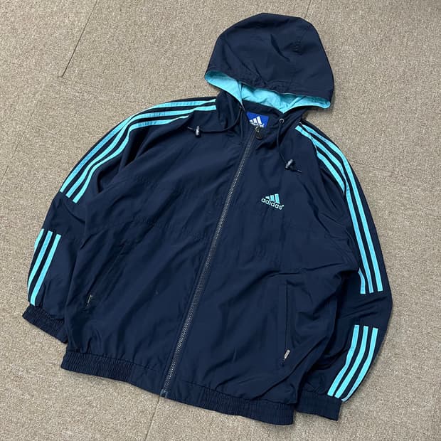 아디다스 바람막이
