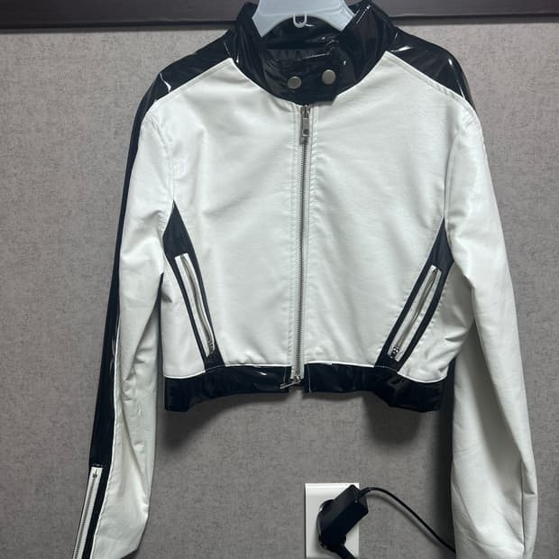 화이트 블랙 크롭 바이크 자켓 F