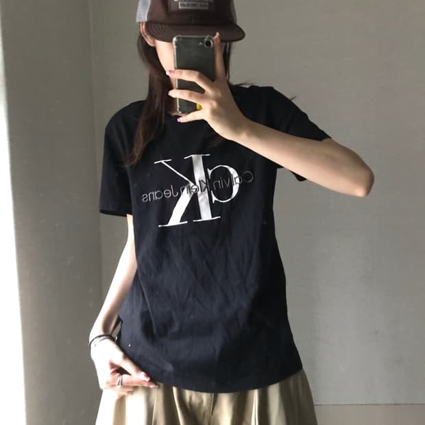 켈빈클라인 블랙 반팔티셔츠