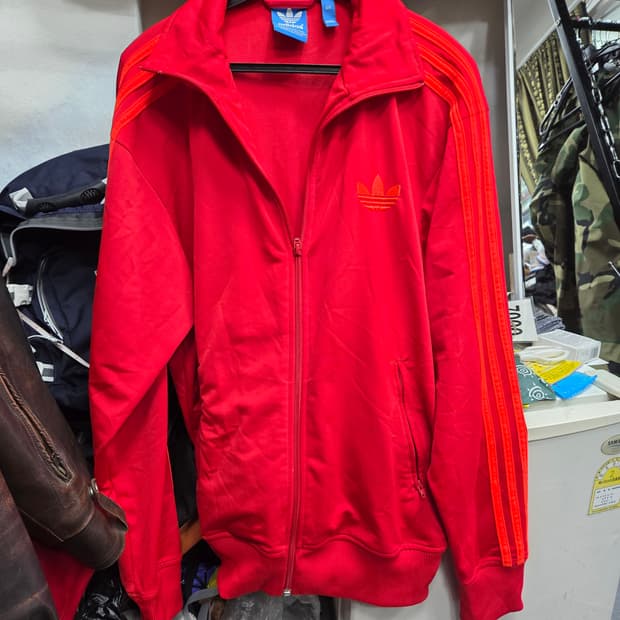 아디다스   레드져지