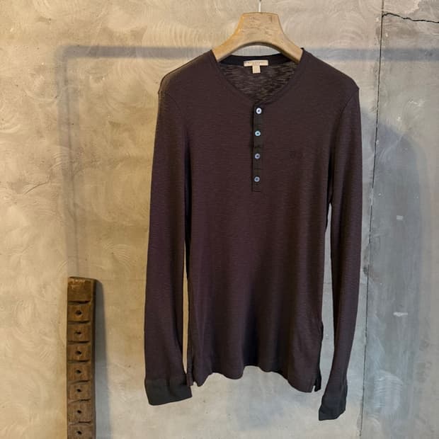 버버리 헨리넥 롱슬리브 티셔츠 100