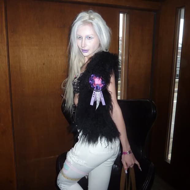 Rosette fur vest