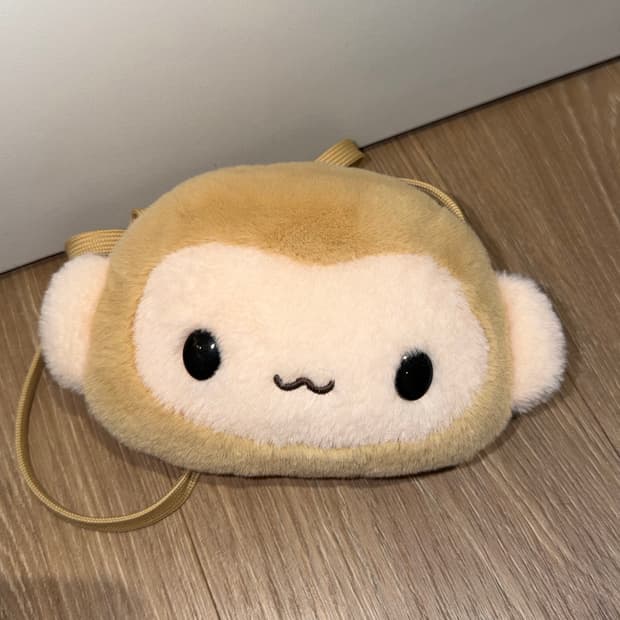 히나쿠우 롯데월드 크로스백