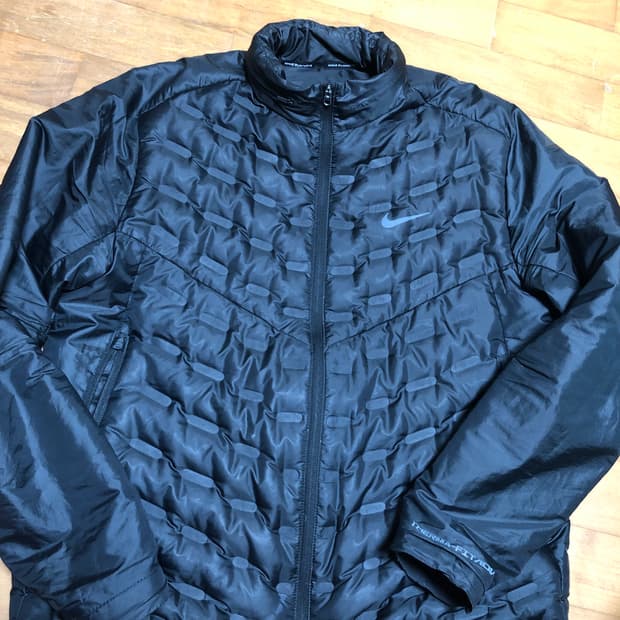 나이키 써마핏 에어로로프트