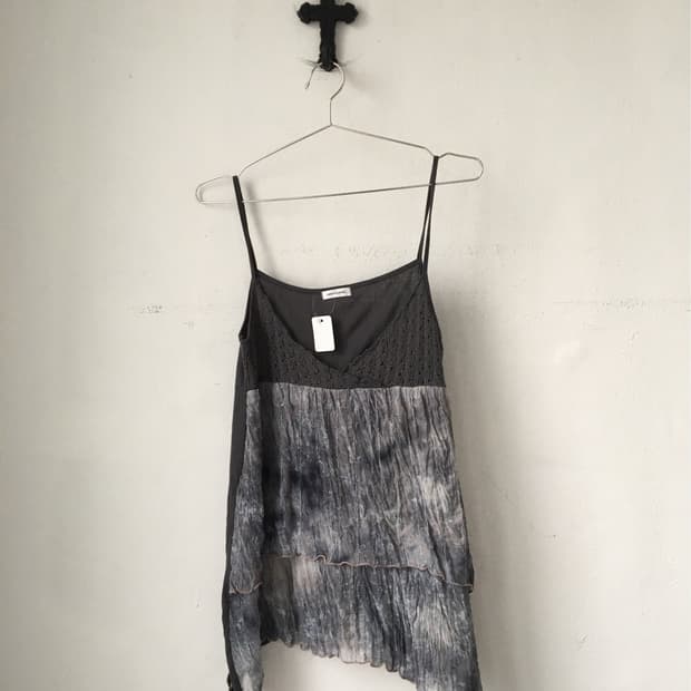 Crochet dyed layer unbalanced sleeveless