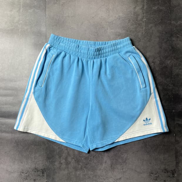 ADIDAS 아디다스 컬러블록 스웨트 하프팬츠 A01249