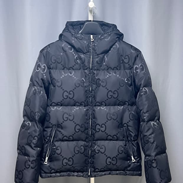[정품] 백화점판 , 새상품급 / 46 구찌 GG 로고 패딩 블랙
