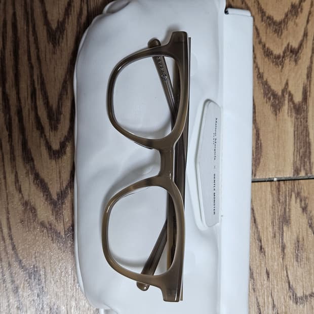 젠틀몬스터X마르지엘라 MM010 클리어 브라운