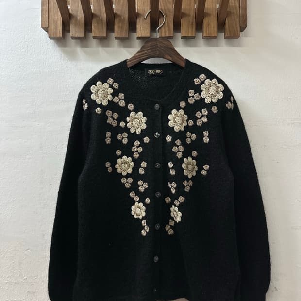 일본빈티지 플라워 자수 블랙 울 니트 스웨터 가디건