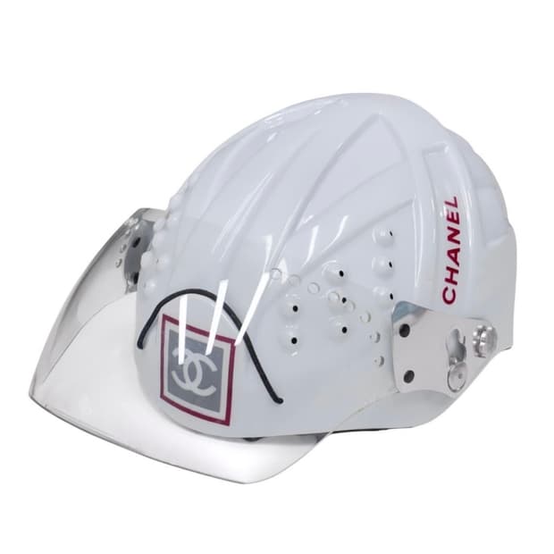 샤넬 헬멧 한정판 2001 화이트 로고 Mountaineer.레어템 희귀
