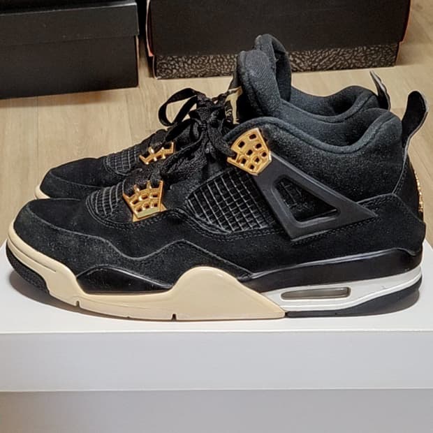 나이키 275 조던4 로열티
