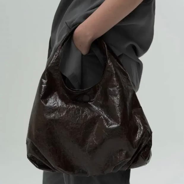 아모멘토 타이벡 스몰백 브라운