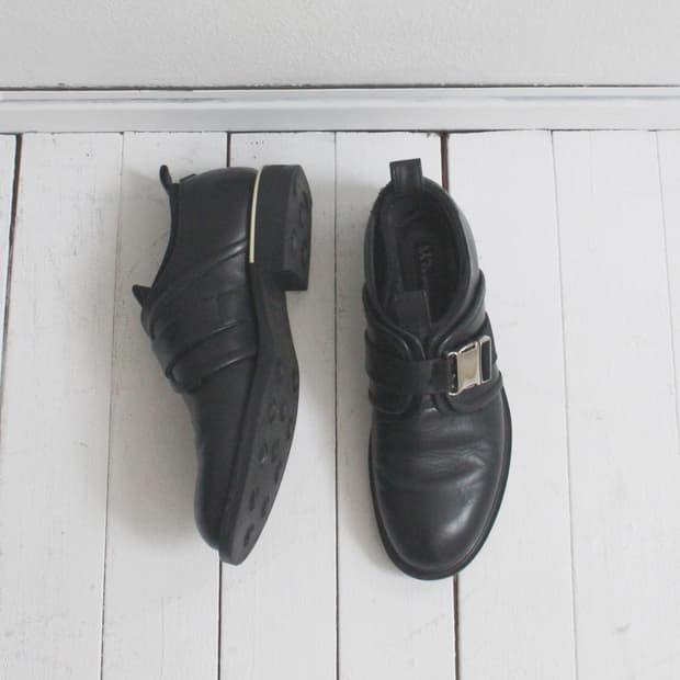 y’s metal buckle leather shoes