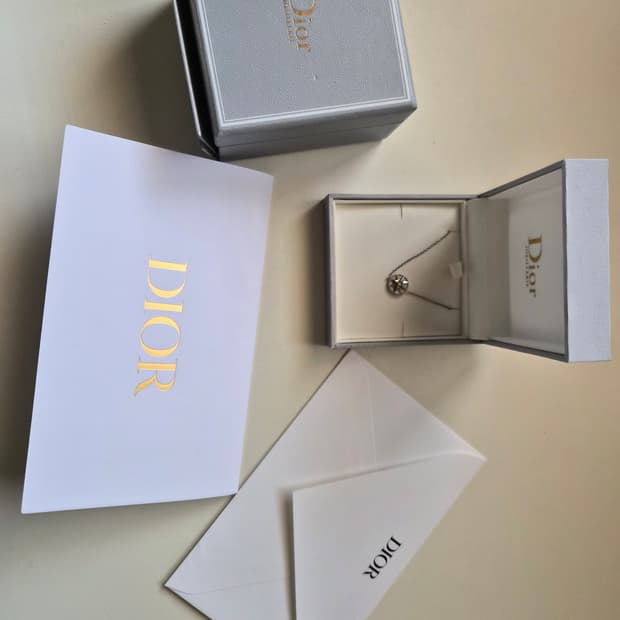 디올 로즈드방팔찌