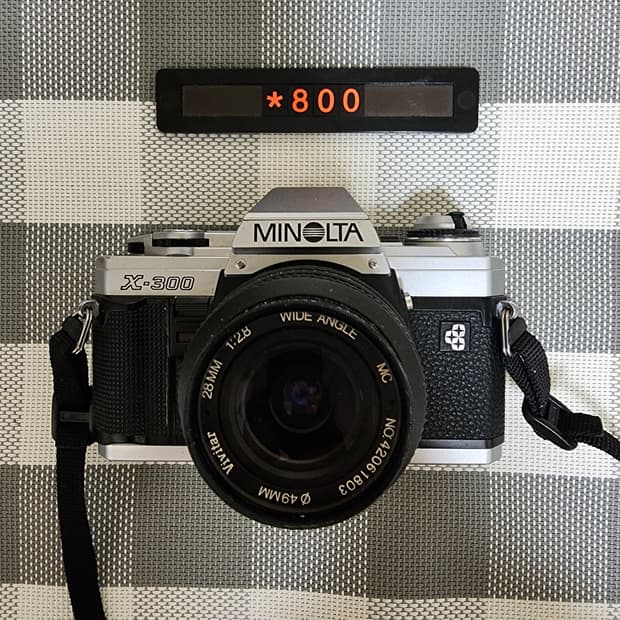 미놀타 X-300 필름카메라 2.8 광각렌즈 실버바디