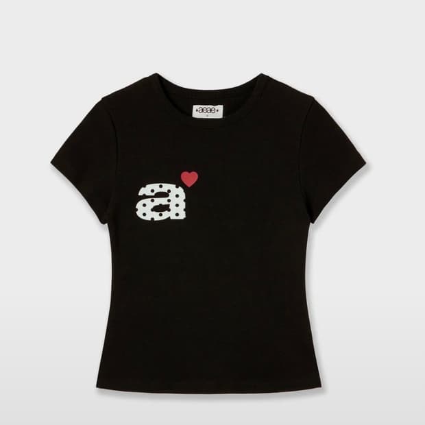 에이이에이이 DOT SMALL LETTER TEE [BLACK]