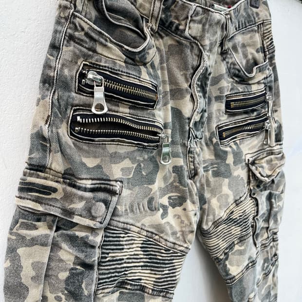 Vintage punk camo pants