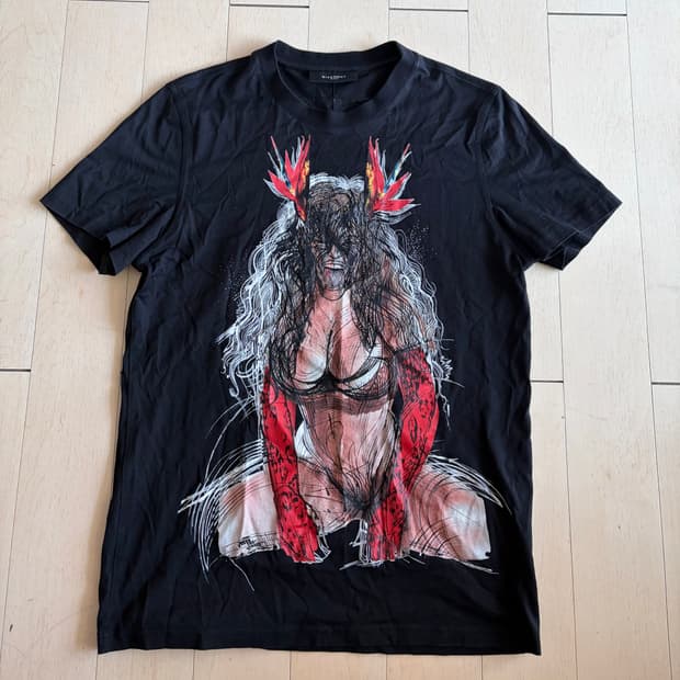 지방시 13F 데빌 티셔츠