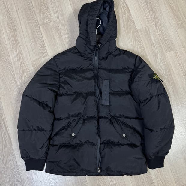 22FW L 스톤아일랜드 나일론메탈 패딩 블랙
