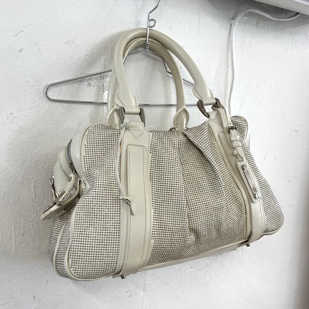 버버리 프로섬 아카이브 스터드 레더 숄더백