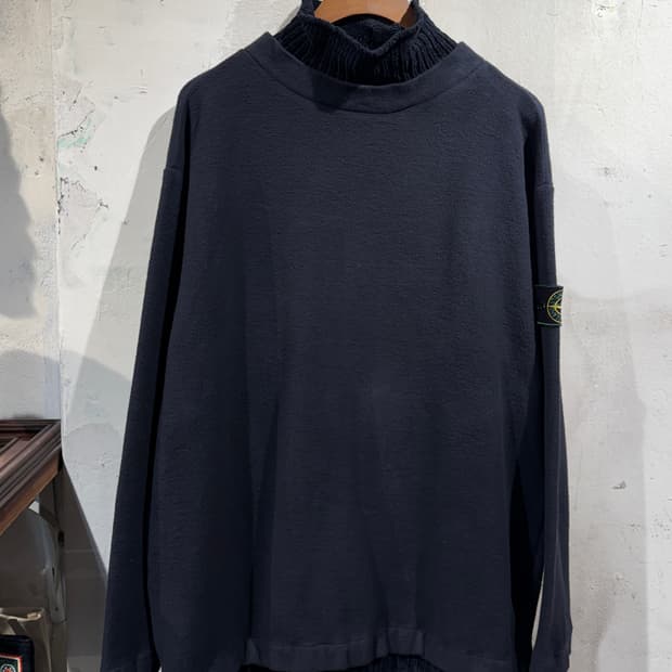STONE ISLAND navy sweatshirt