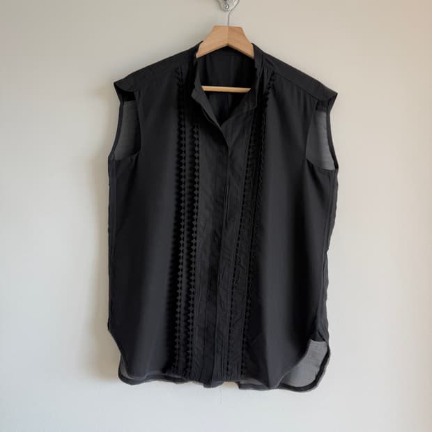 타임(TIME) 슬리브리스 셔츠타입 베스트