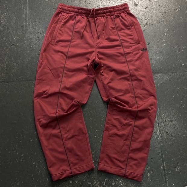 100 아디다스 버건디 핀턱 팬츠 