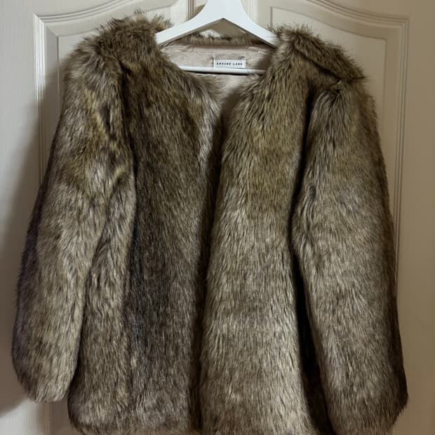 브라운 퍼 자켓 