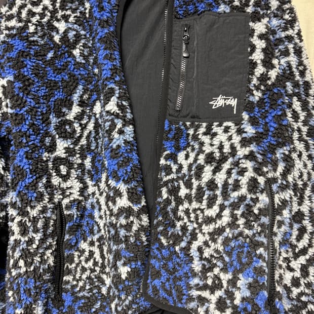 스투시 쉐르파 리버시블 블루 레오파드 L