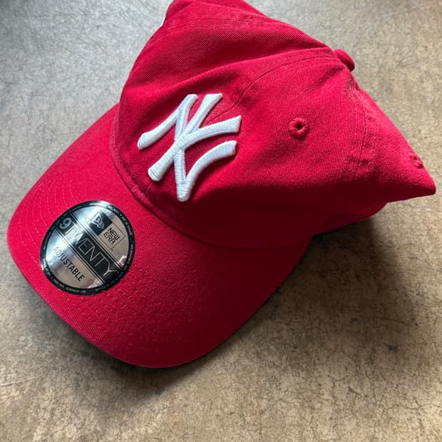 MOMA 모마 뉴에라 캡 레드